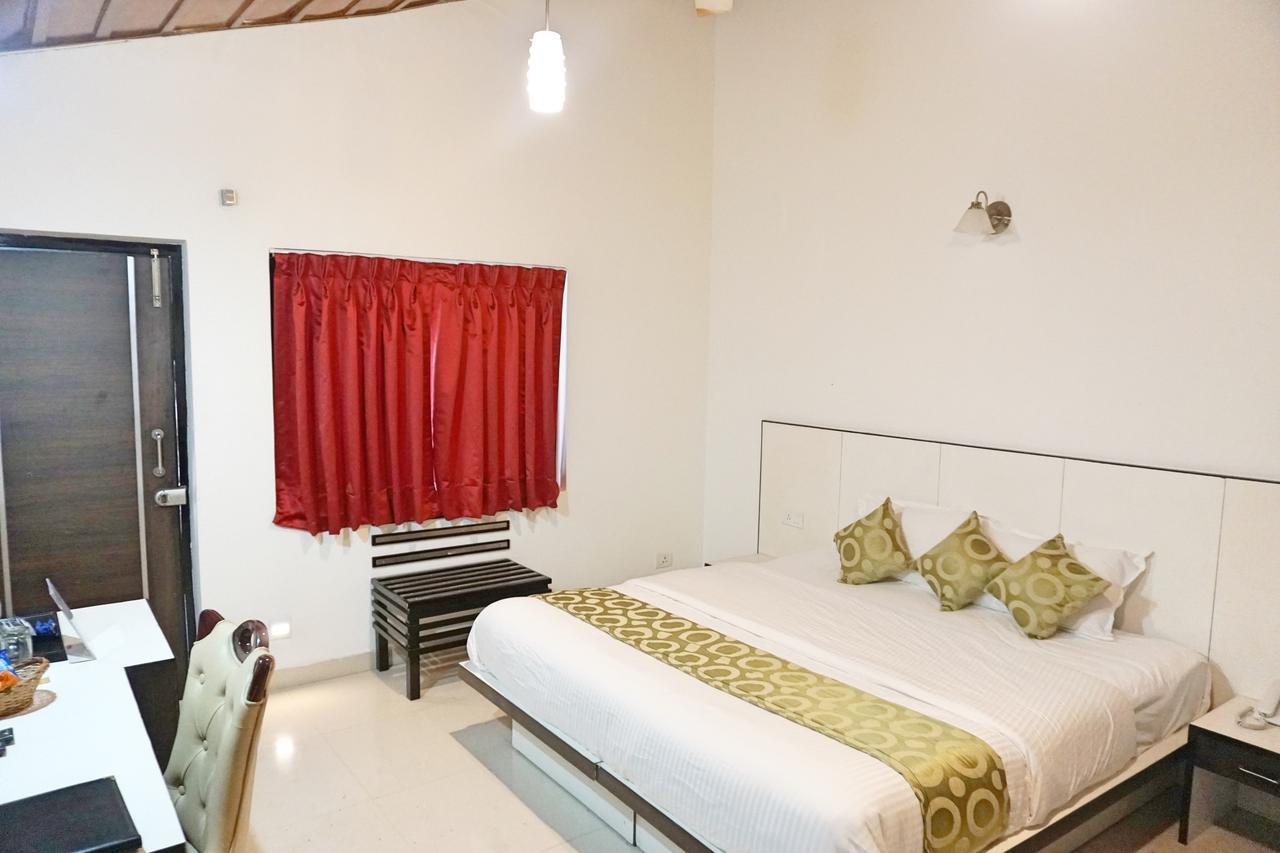 Ess & Bee Resorts Dharamszala Kültér fotó